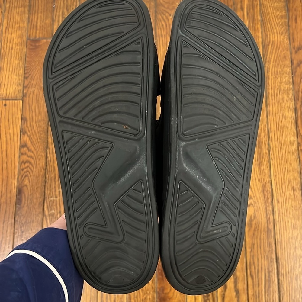 Floopi Sandals - Picture 3 of 3